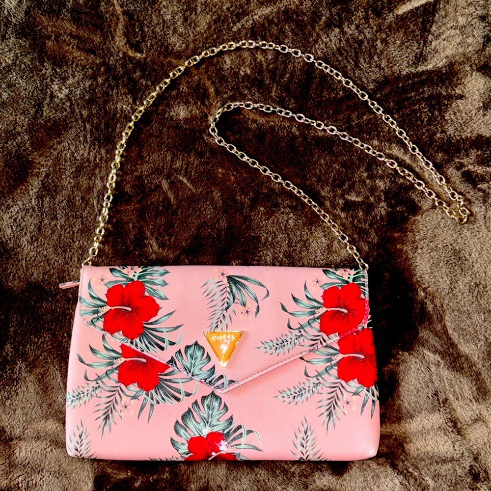 Guess Crossbody Clutch 👛